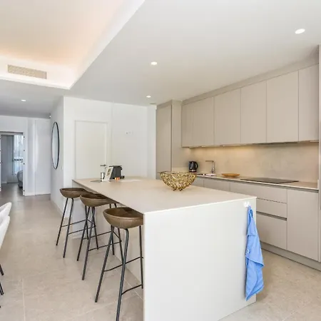 公寓 Vivi Homes - Fari Pool, Sauna, Gym & Sea View *