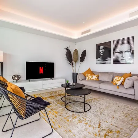 Vivi Homes - Fari Pool, Sauna, Gym & Sea View * 托雷莫利诺斯