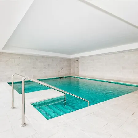 Apartment Vivi Homes - Fari Pool, Sauna, Gym & Sea View *